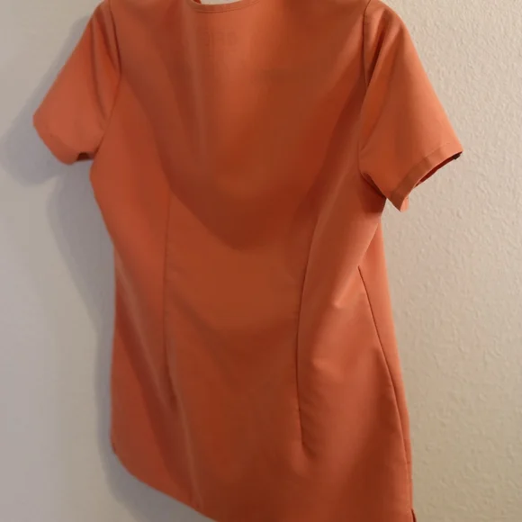 Figs Scrub Set Coral Pink Fitted Short Sleeve Scrub Top And Scrub Pant - Picture 2 of 5